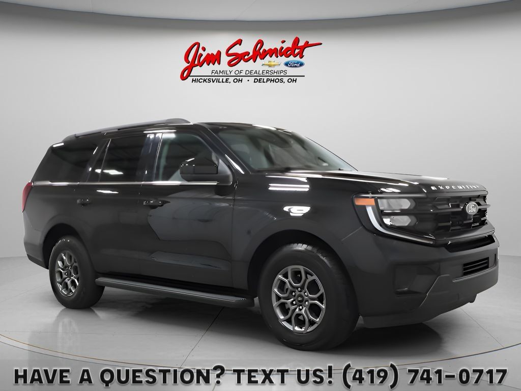 Used 2025 Ford Expedition Active AWD/4WD image 1
