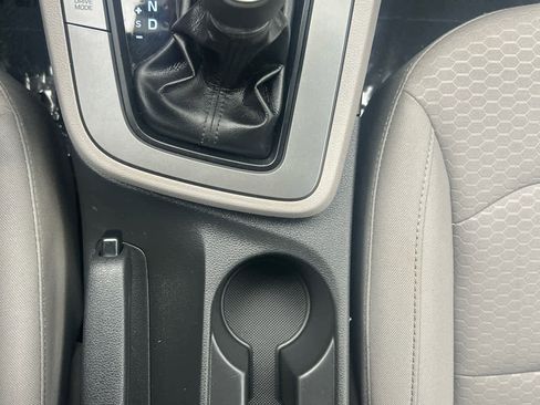 Used 2020 Hyundai Elantra SE image 20