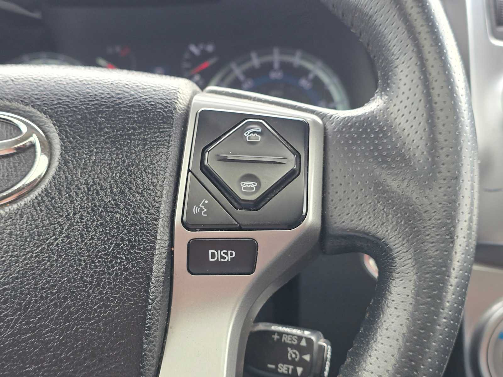 Used 2018 Toyota 4Runner Limited AWD/4WD image 30