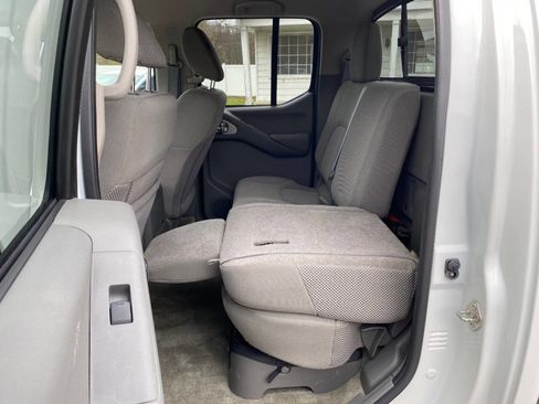 Used 2017 Nissan Frontier SV image 24