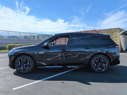 Used 2025 BMW iX M60 image 7