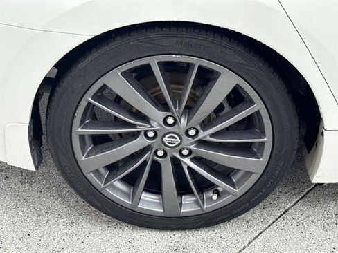 Used 2019 Nissan Maxima Platinum w/ Reserve Package image 45