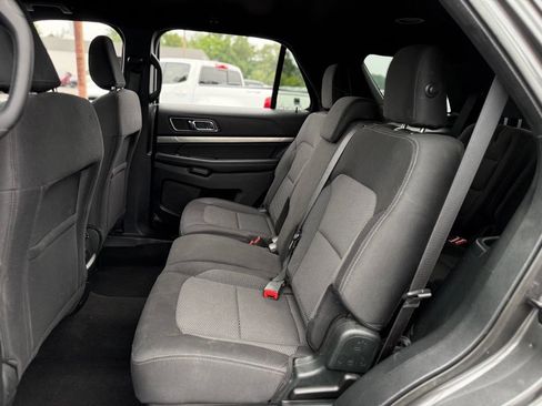 Used 2019 Ford Explorer XLT AWD/4WD image 13