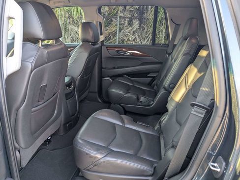 Used 2019 Cadillac Escalade Base image 15