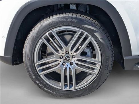 New 2026 Mercedes-Benz GLS 450 4MATIC image 10