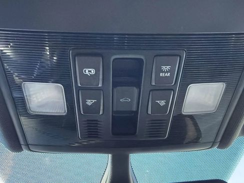 Used 2019 Volkswagen Jetta R-Line w/ R-Line Cold Weather Package image 25