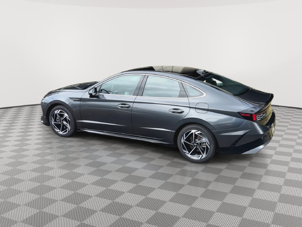 Used 2024 Hyundai Sonata SEL w/ Convenience Package FWD image 6