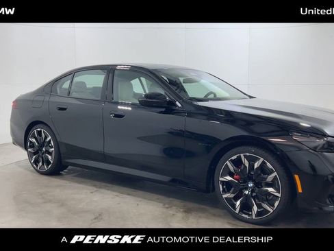 Used 2026 BMW 530i w/ M Sport Package RWD image 2