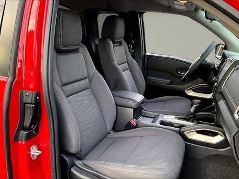 Used 2022 Nissan Frontier SV w/ Technology Package image 28