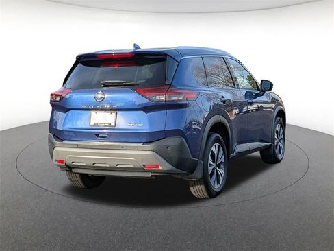 Used 2021 Nissan Rogue SV w/ Premium Package image 5