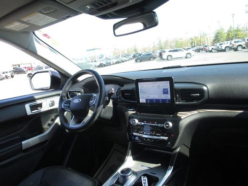 Used 2021 Ford Explorer Limited w/ Equipment Group 301A image 28