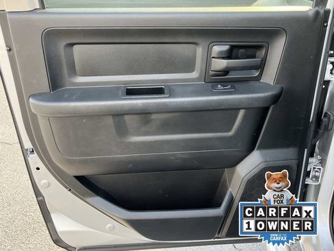 Used 2018 RAM 2500 Tradesman w/ Chrome Appearance Group image 15