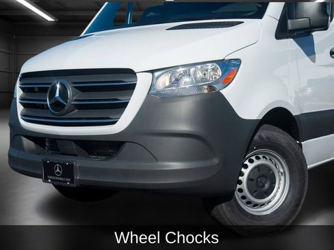 Used 2025 Mercedes-Benz Sprinter 2500 image 17