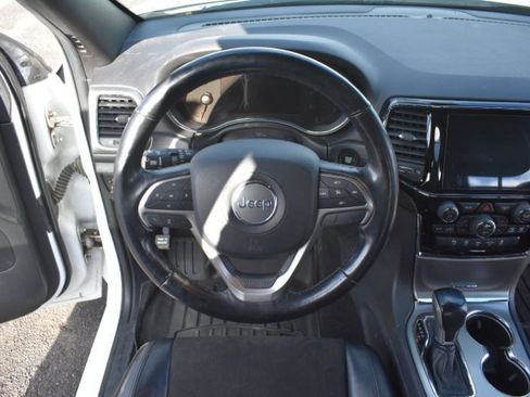 Used 2020 Jeep Grand Cherokee Altitude image 33