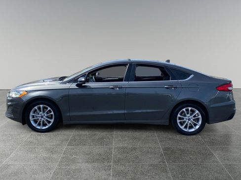 Used 2020 Ford Fusion SE FWD image 2