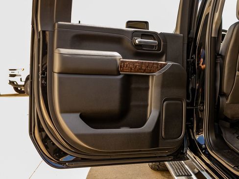 Used 2020 GMC Sierra 3500 Denali w/ Denali Ultimate Package image 40