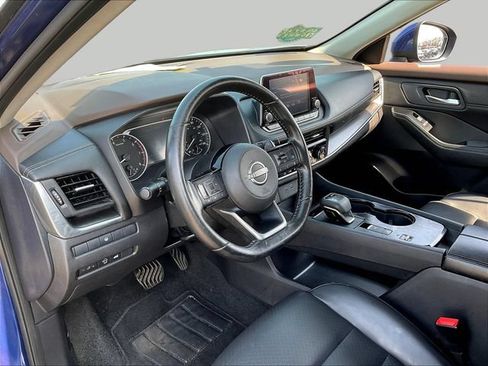 Used 2023 Nissan Rogue SV w/ SV Premium B Package FWD image 18