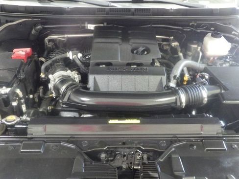 Used 2023 Nissan Frontier PRO-4X w/ Pro-4X Premium Package image 10