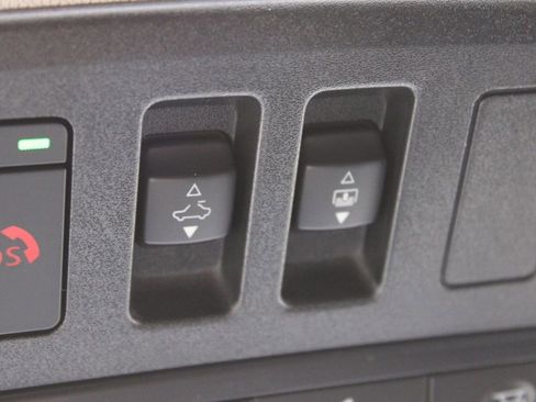 New 2026 Nissan Pathfinder Platinum AWD/4WD image 22