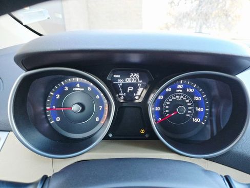 Used 2013 Hyundai Elantra GLS w/ Preferred Pkg image 19