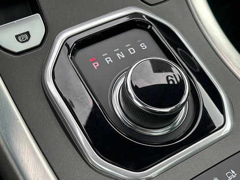 Used 2019 Land Rover Range Rover Evoque HSE Dynamic image 24