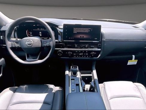 New 2026 Nissan Pathfinder SL FWD image 5
