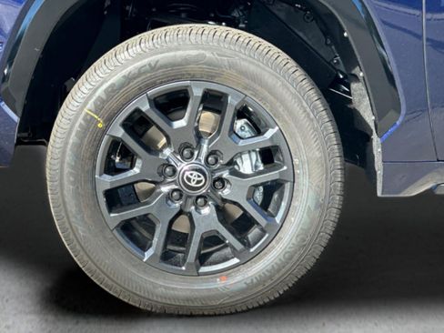 New 2025 Toyota Tundra Platinum AWD/4WD image 18