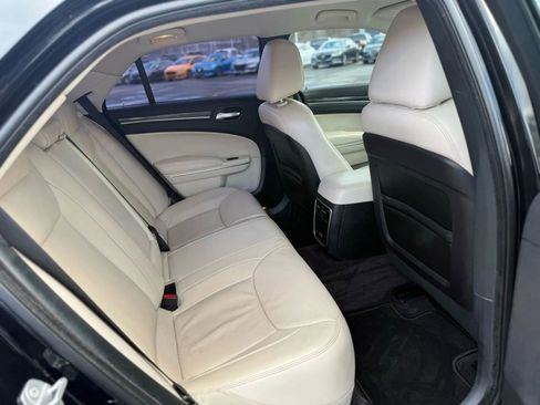 Used 2018 Chrysler 300 Touring L image 17