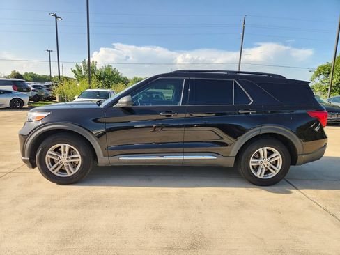 Used 2020 Ford Explorer XLT RWD image 6