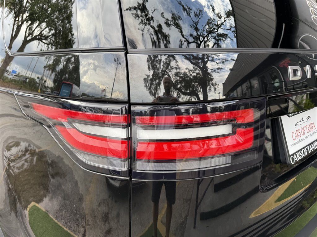 Used 2017 Land Rover Discovery HSE Luxury AWD/4WD image 11