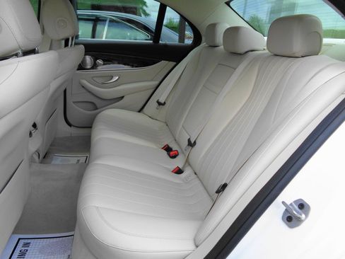 Used 2019 Mercedes-Benz E 300 4MATIC image 20