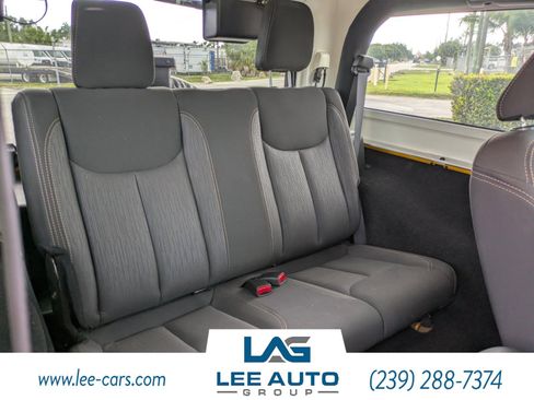 Used 2014 Jeep Wrangler Sahara w/ Connectivity Group AWD/4WD image 11