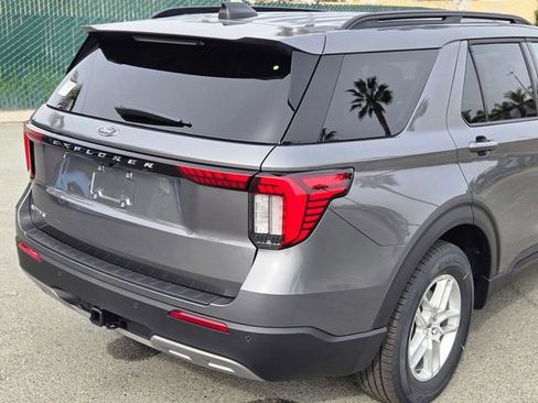 New 2026 Ford Explorer Active w/ Active Comfort Package RWD image 6