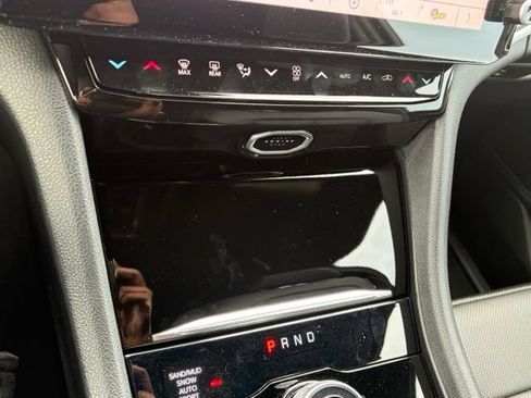 New 2026 Jeep Grand Cherokee Limited w/ Luxury Tech Group II AWD/4WD image 22