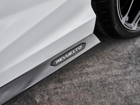 Used 2026 Lamborghini Revuelto AWD/4WD image 11