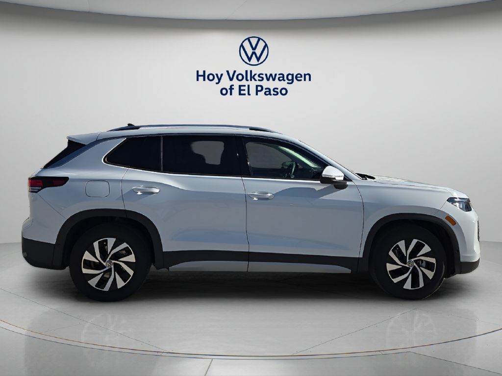 Certified 2026 Volkswagen Tiguan S FWD image 2