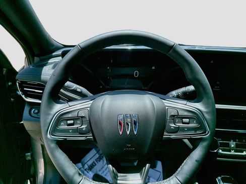 Used 2025 Buick Envista Sport Touring w/ Convenience I Package FWD image 13