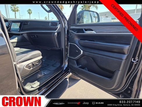 Certified 2024 Jeep Wagoneer L Series III w/ Flexible Seating Group image 14