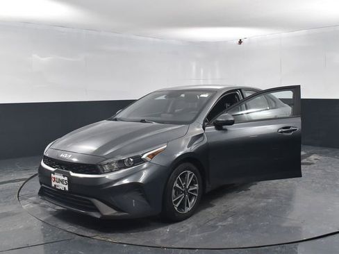 Used 2024 Kia Forte LXS image 4