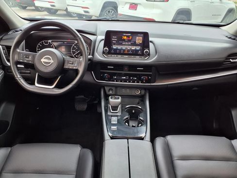 Used 2024 Nissan Rogue SV w/ SV Premium Package FWD image 13