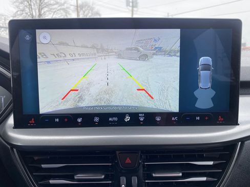 Used 2024 Ford Escape SE image 30