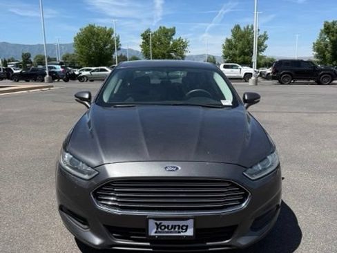 Used 2015 Ford Fusion SE FWD image 3