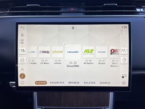 Used 2025 Land Rover Range Rover Long Wheelbase SE image 29