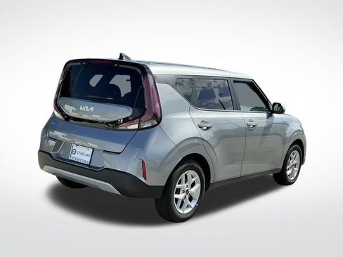 Used 2025 Kia Soul LX w/ LX Technology Package FWD image 10