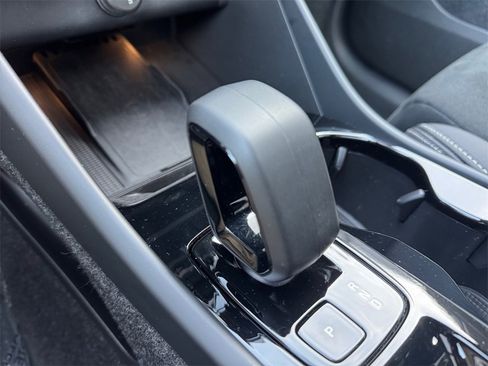 Certified 2025 Volvo XC40 B5 Plus image 16