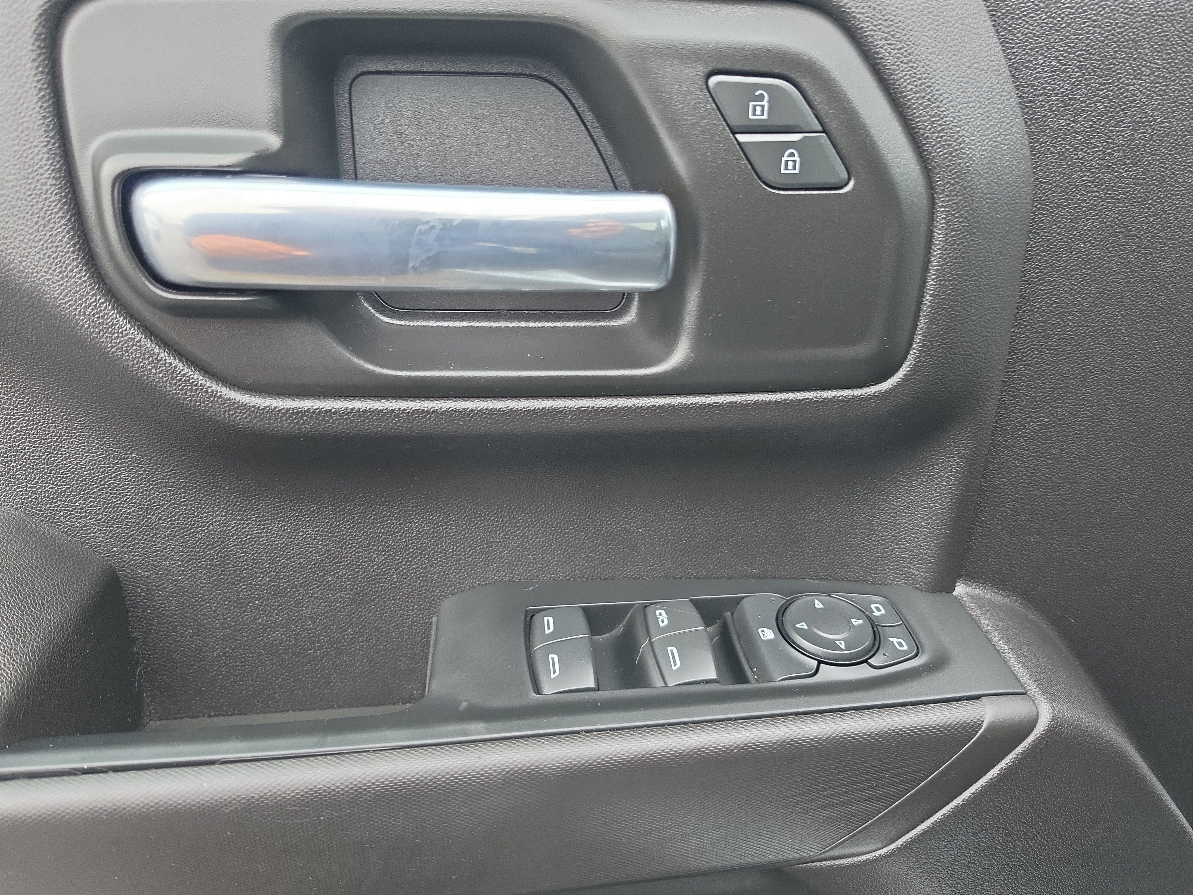 Used 2023 Chevrolet Silverado 1500 Custom Trail Boss w/ LPO, Dark Essentials Package AWD/4WD image 18