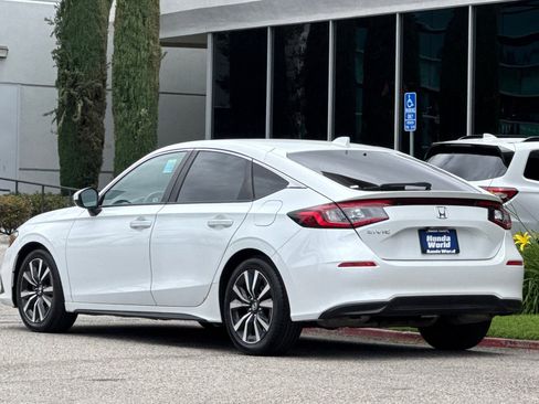 Used 2024 Honda Civic EX-L image 6