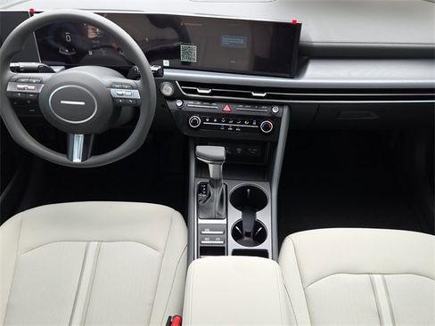 Certified 2025 Hyundai Sonata SE image 10