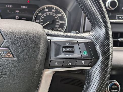 Used 2024 Mitsubishi Outlander SE FWD image 28