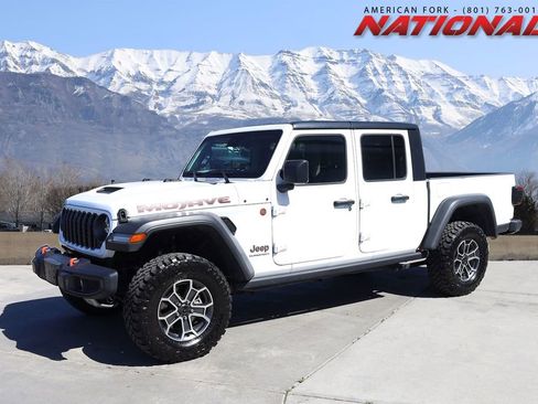 Used 2025 Jeep Gladiator Mojave w/ Convenience Group AWD/4WD image 1